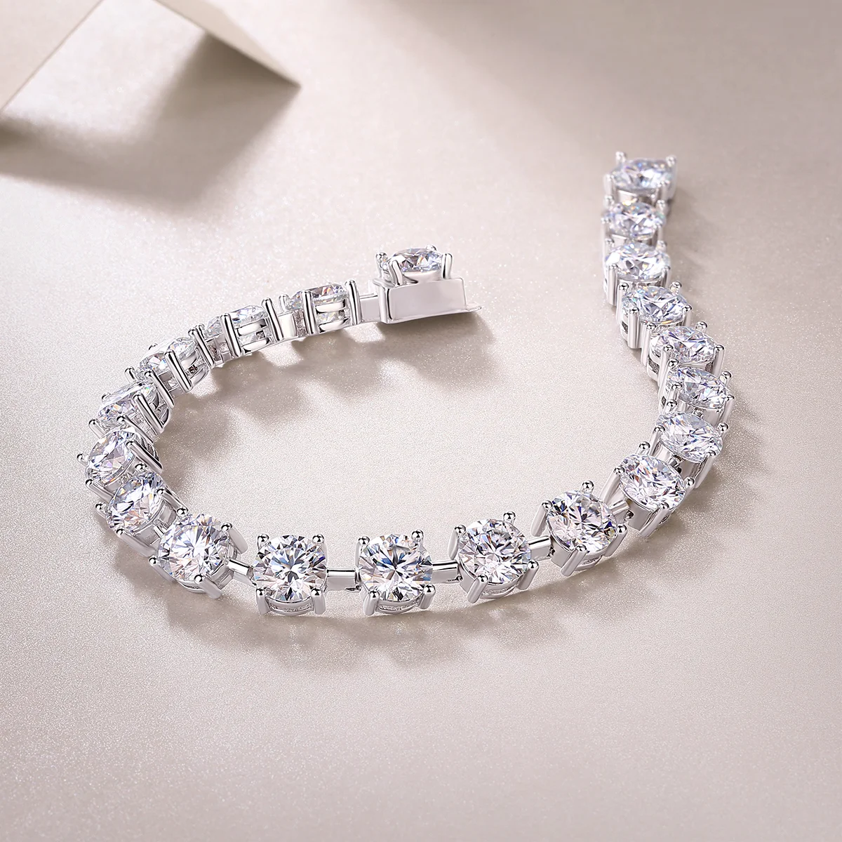 Moissanite Sparkle S925 Silver Bracelet with 0.3‑0.5 Carat Stones, 16.5 cm Length