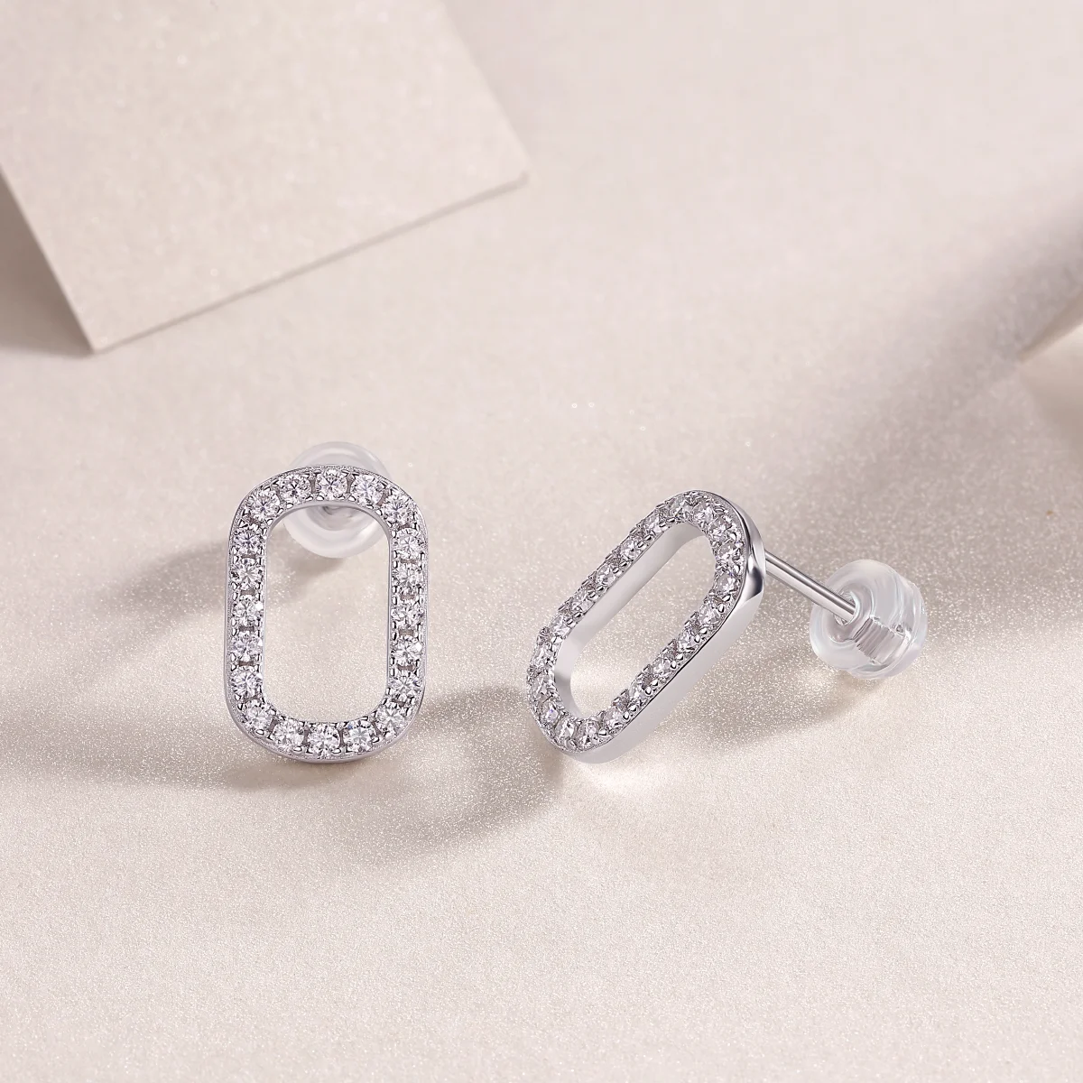 Moissanite stud earrings in 925 silver – affordable, trendy jewelry set
