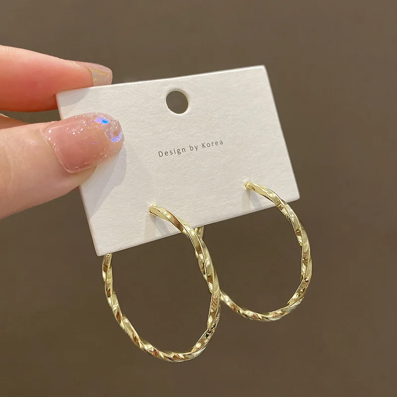 Cold Style Temperament Irregular Geometric Metal Ear Ring – Gold or Silver