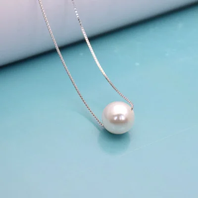 platinum copper clavicle necklace with geometric box chain and pearl accents