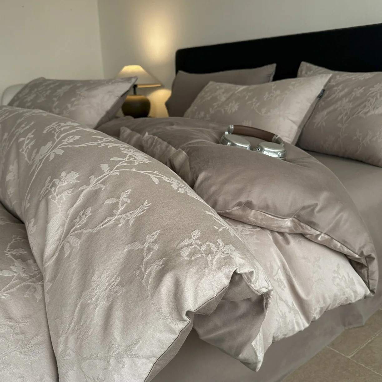 Large Jacquard Four-piece Set Pure Cotton with a Touch of Light Luxuryduvet Cover and Bed Sheets