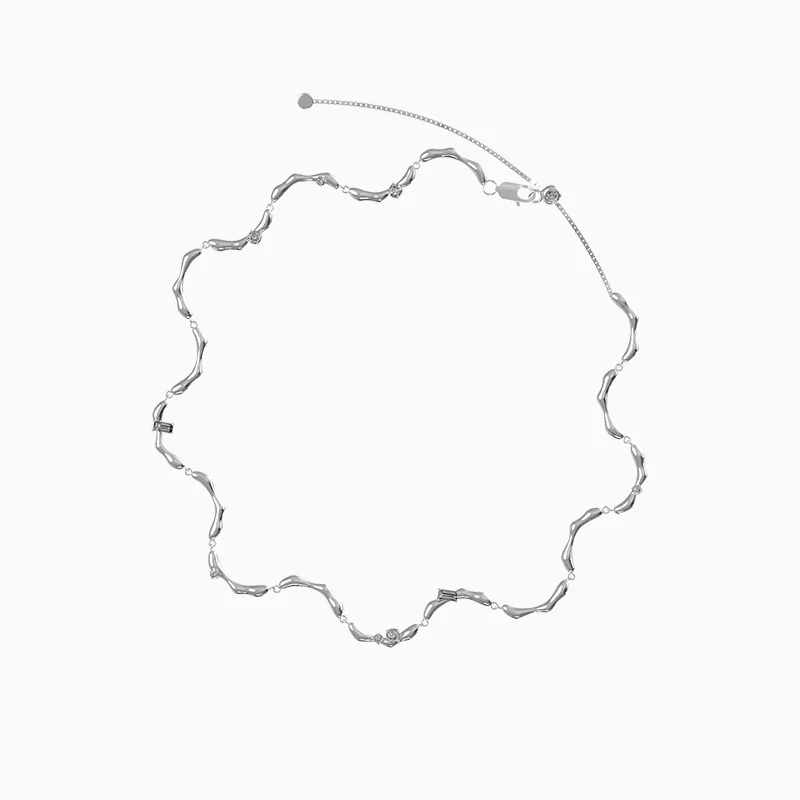 Small wave pattern adjustable necklace with clavicle chain, high‑quality brass plated 18K platinum