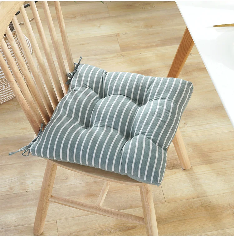 Thickened Four Hole Lattice Stripe Cushion