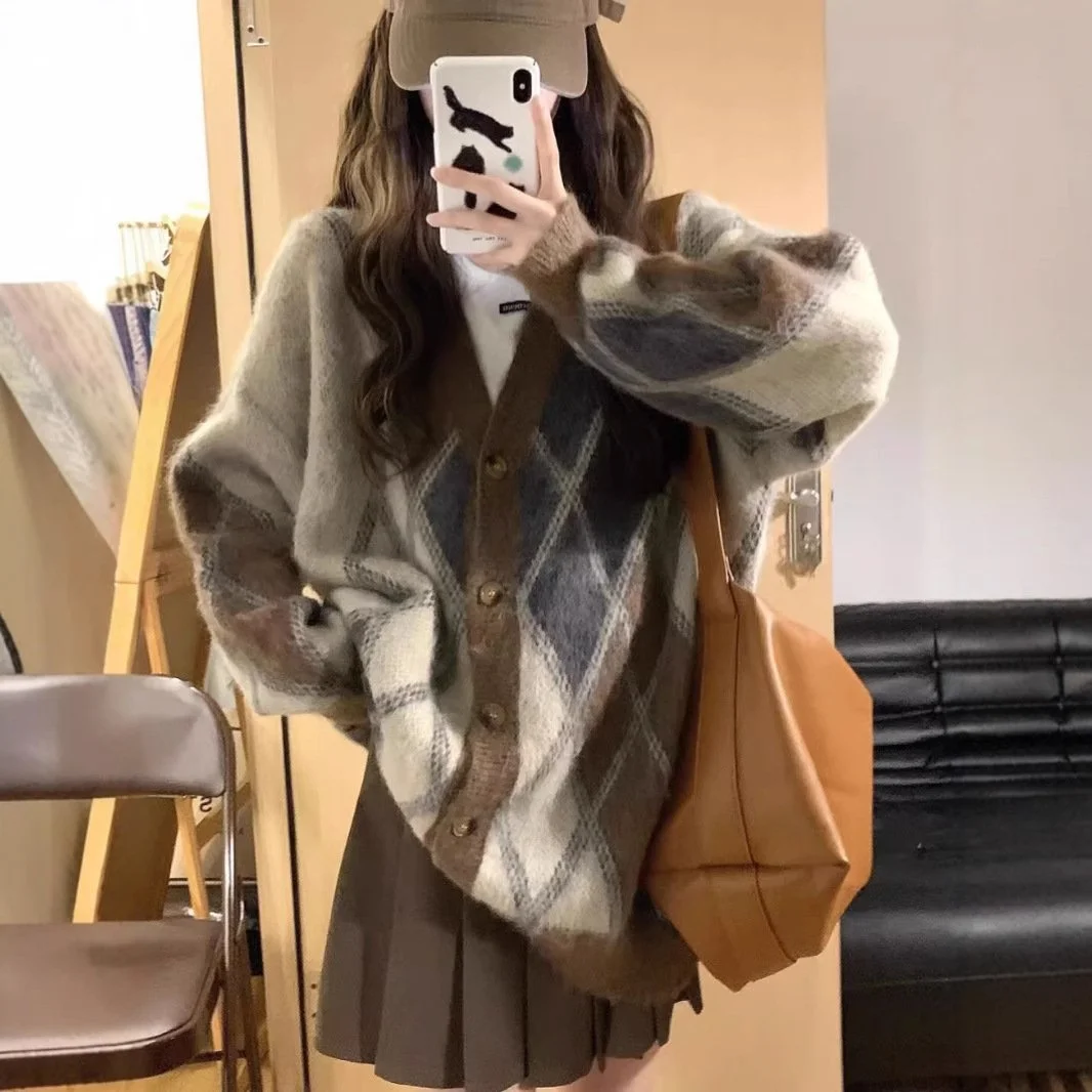 Diamond Plaid V-neck Knitted Cardigan Coat for Women
