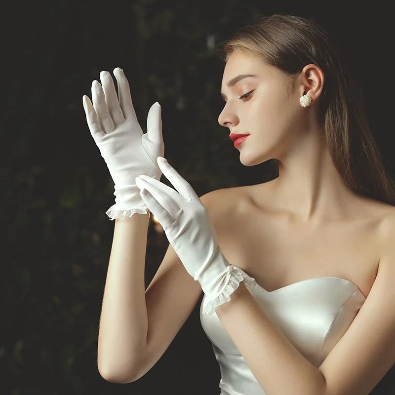 Elegant Short Tulle Wedding Gloves for Brides