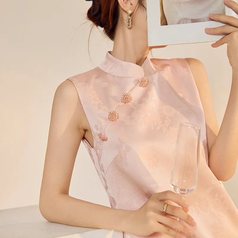 New Chinese-style Elegant Embroidered Sheath Dress with a Mandarin Collar