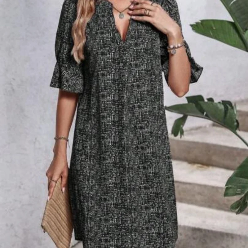 Printed V-neck Loose-fit Pleated Three-quarter-sleeve Dress