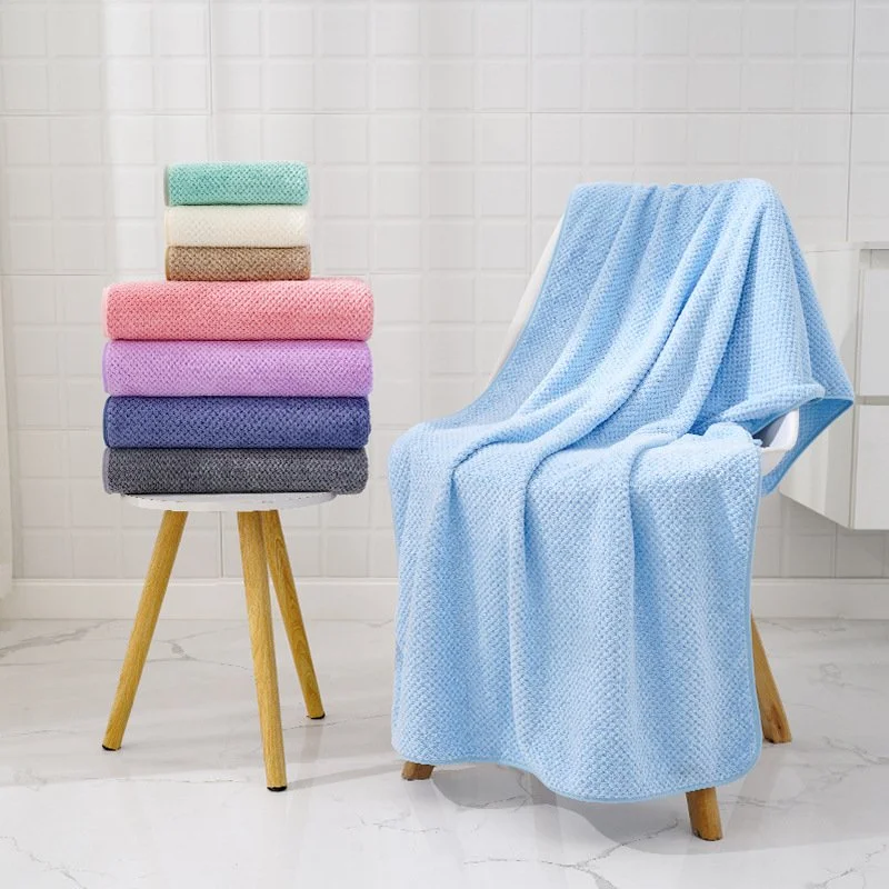 Ultra-Soft Coral Fleece Bath Towel - Absorbent & Plush