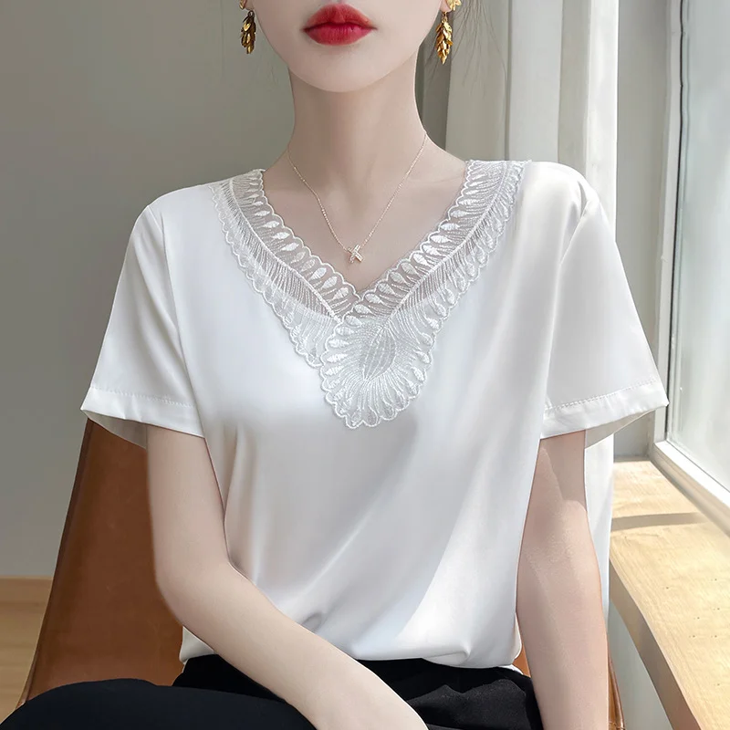 V-neck Loose-fit Short-length Short-sleeve T-shirt