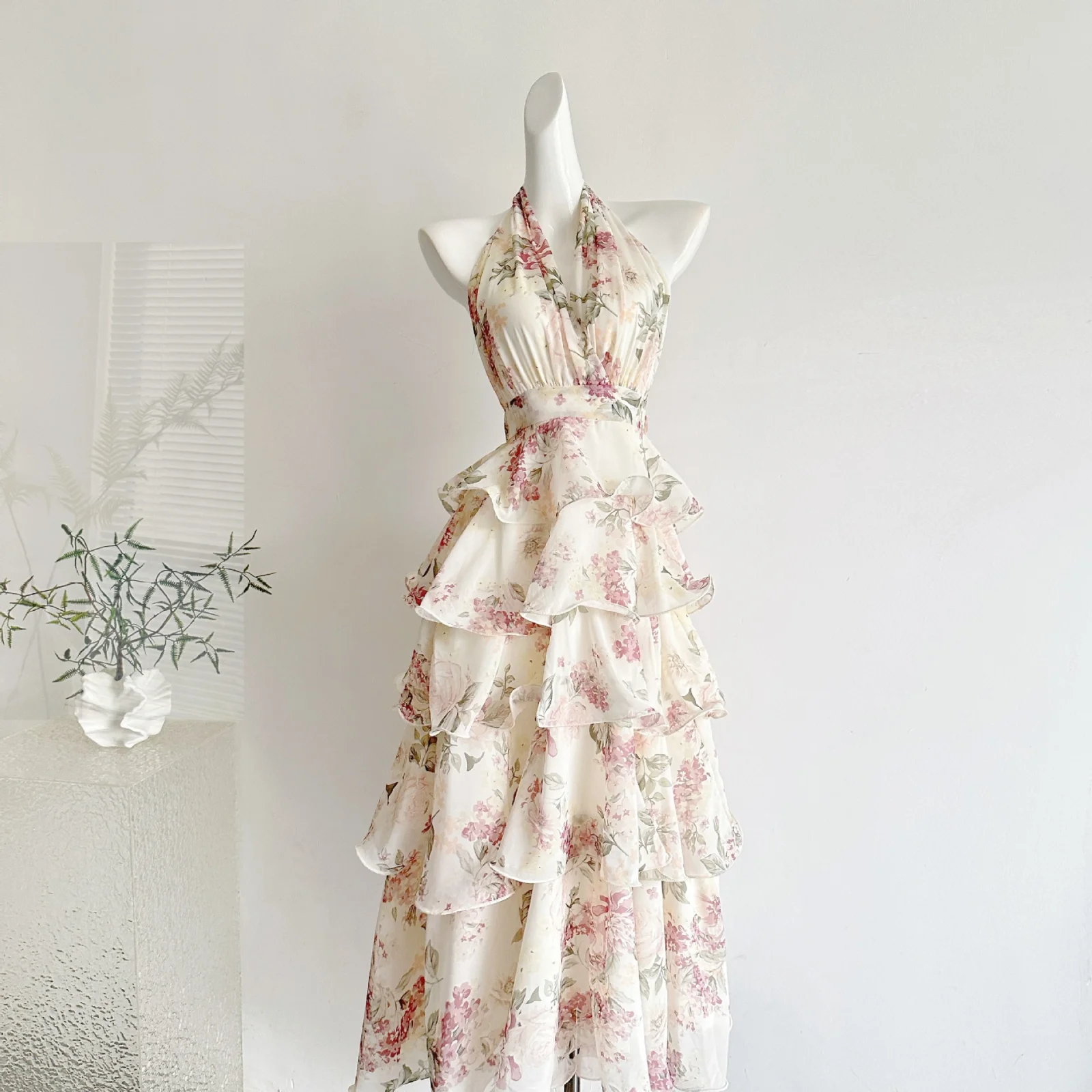 Womens Printed Halter-neck Chiffon Tiered Dress