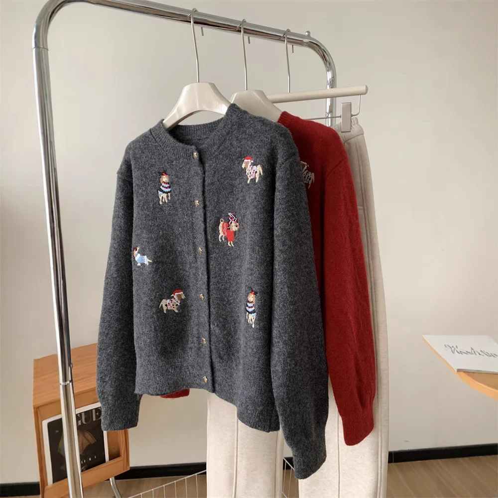 Women's Retro Machine Embroidery Christmas Red Puppy Knitted Sweater