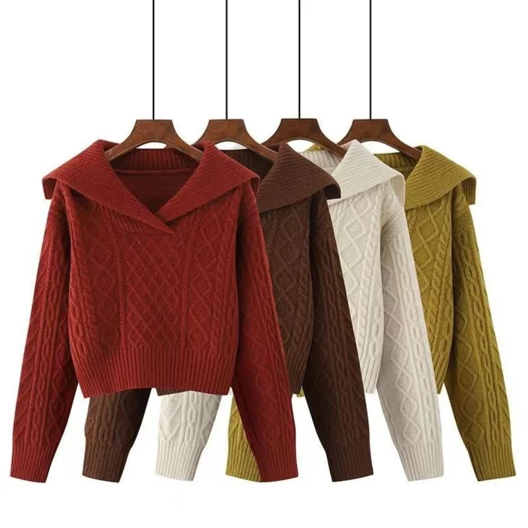 Womens Retro Short Sweater with a Large Lapel