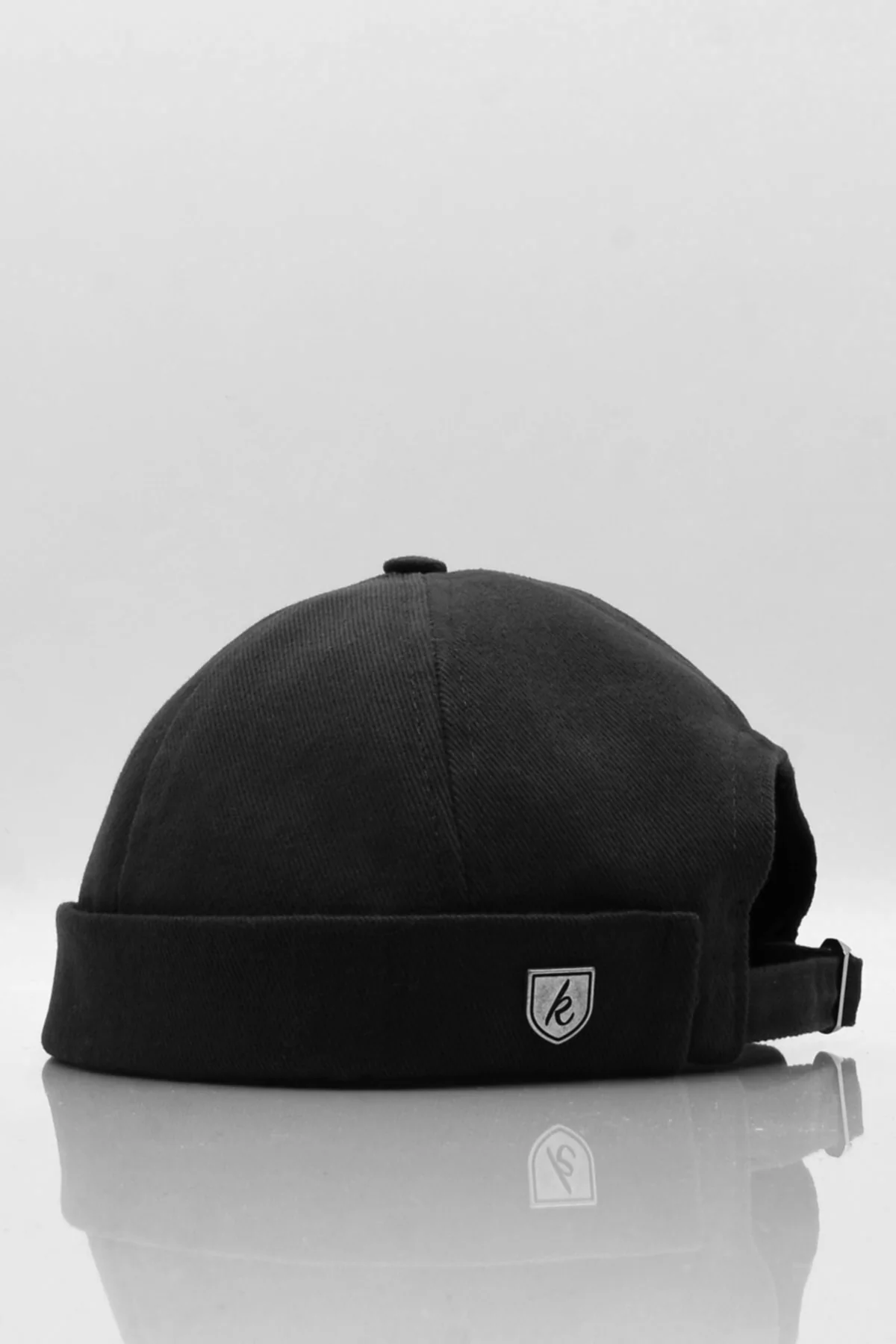 Lightweight adjustable cotton cap with soft brim