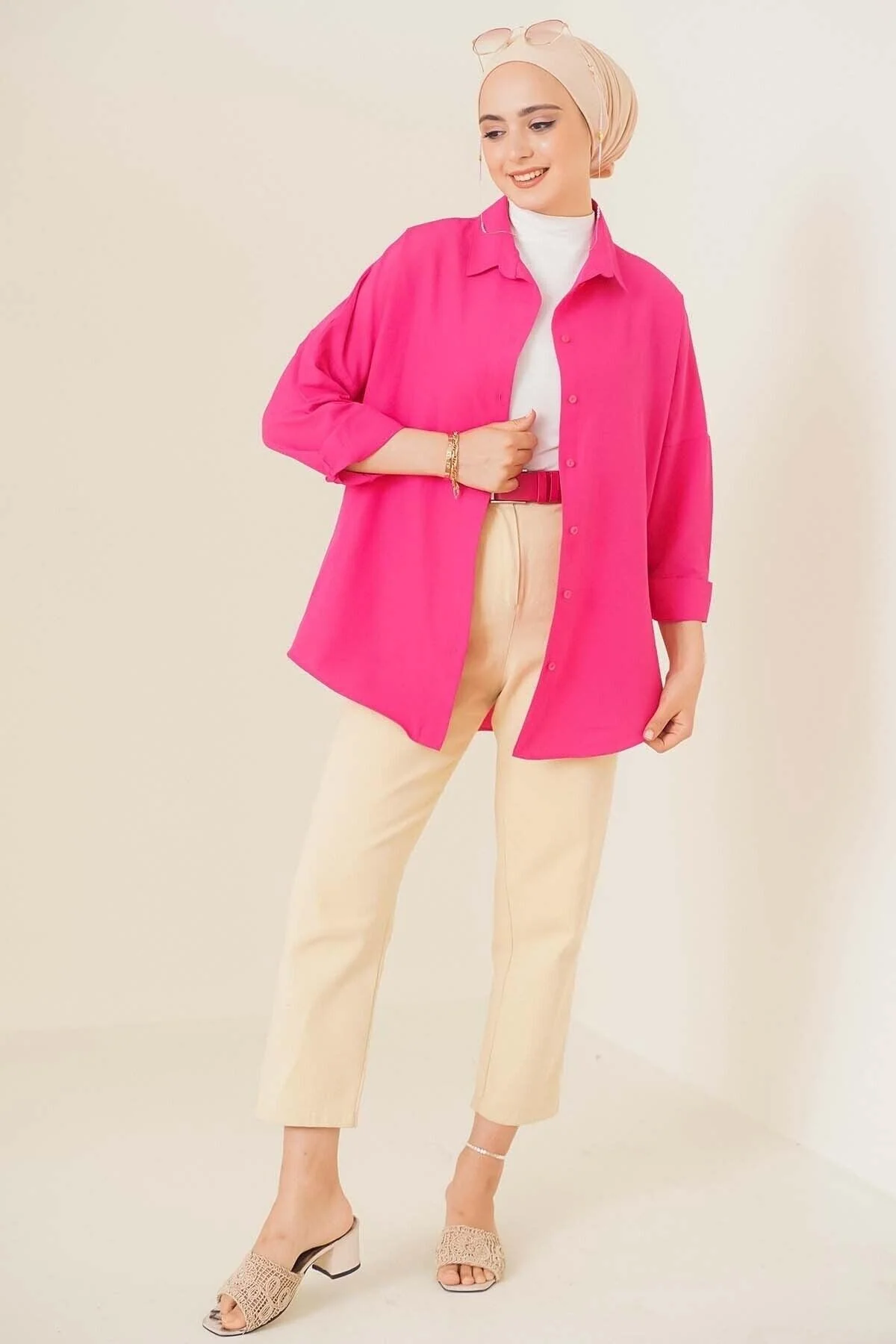 Oversized cotton-polyester blend hijab shirt in dark pink