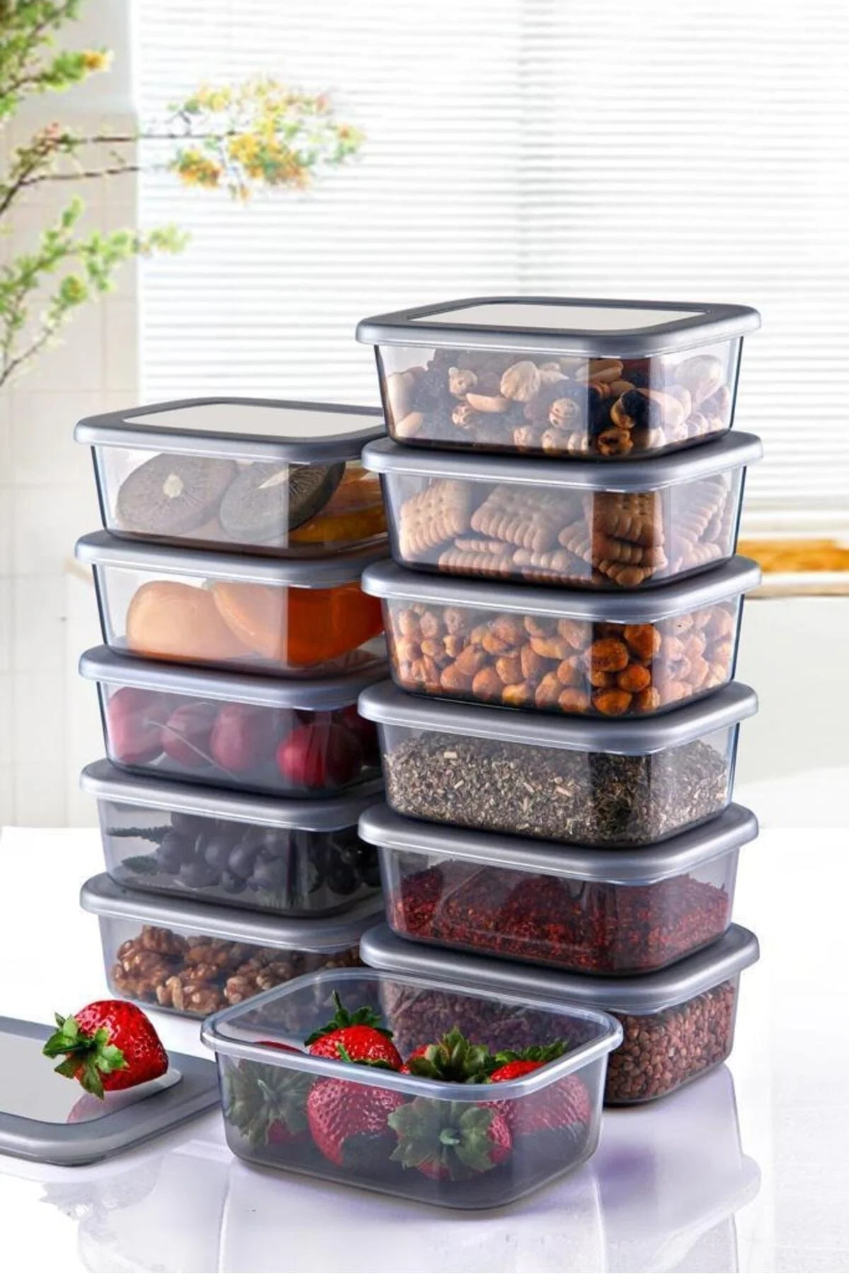 12-piece airtight lunch box set with clear lids for fresh food storage