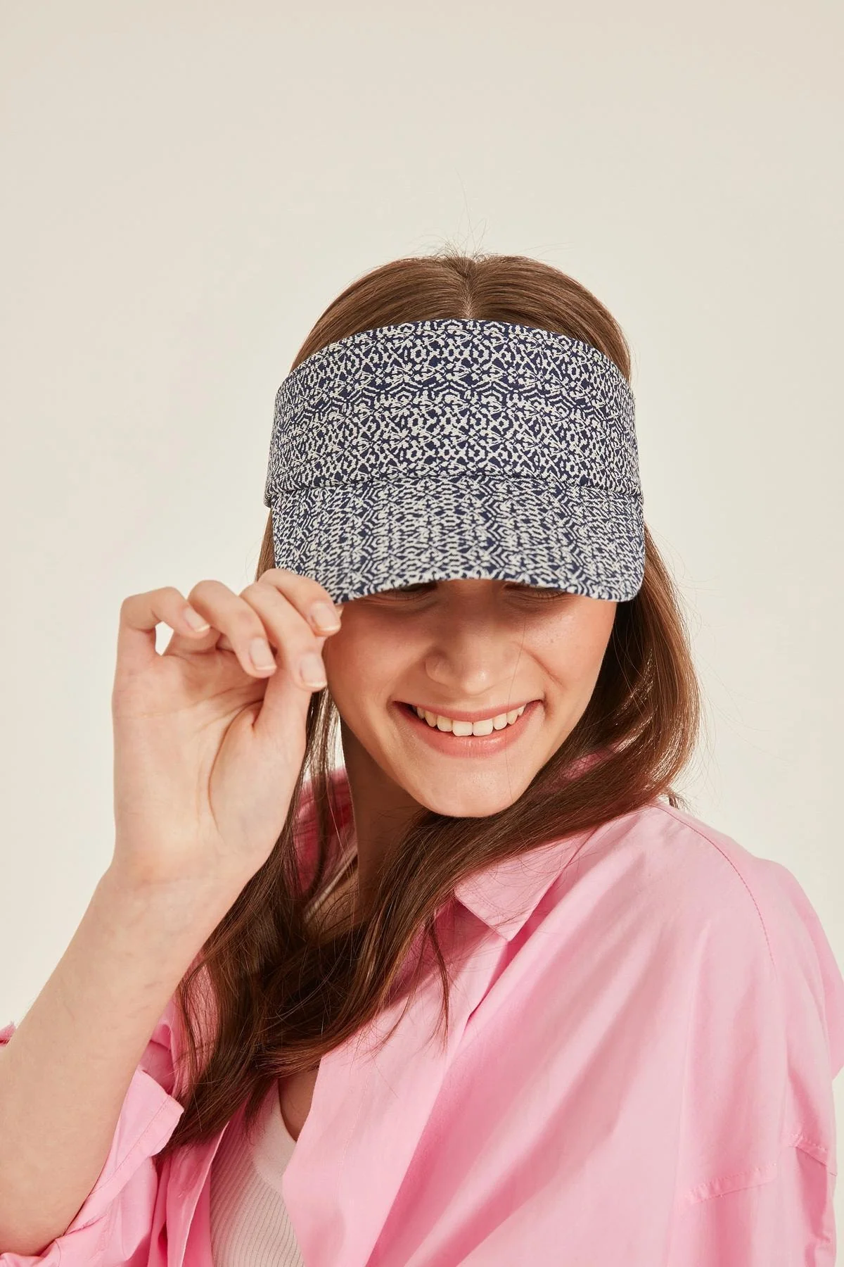 UV protected cotton visor hat with lace pattern design