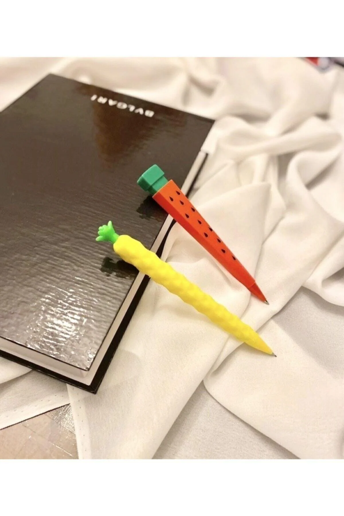 2-pack dual-tip pens in watermelon and pineapple designs