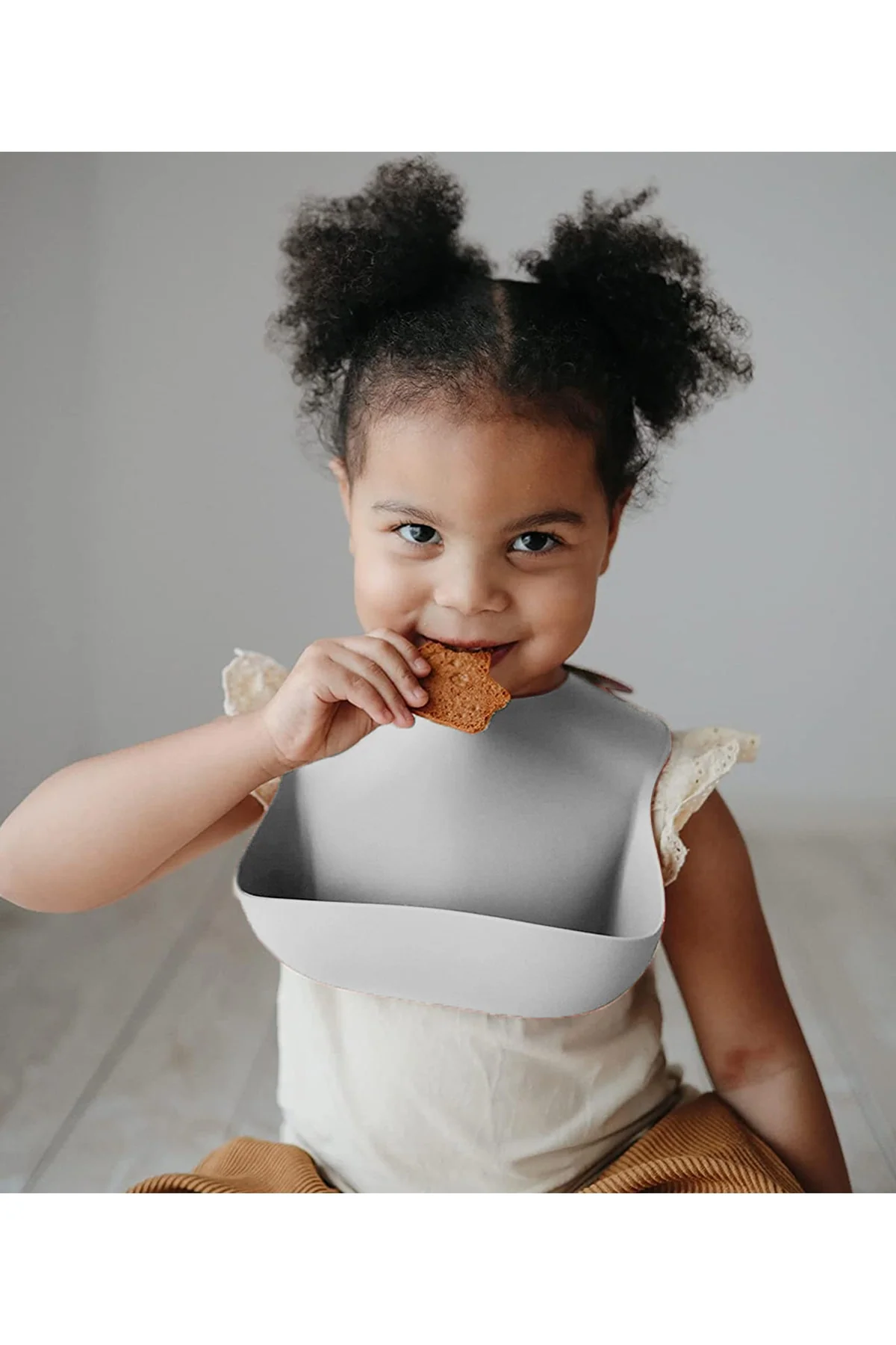 3-piece silicone baby feeding set with plate, cup and bib