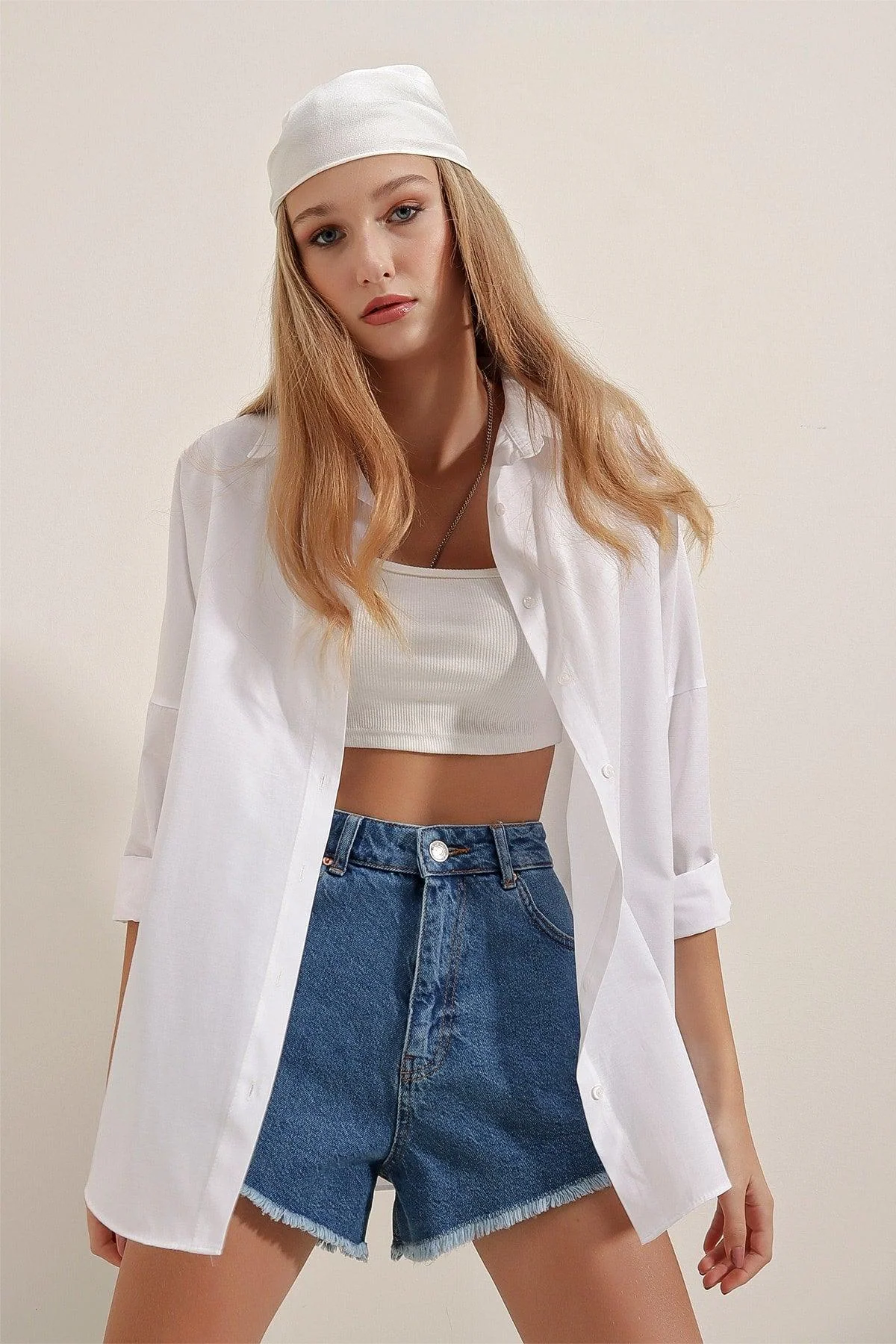 Oversized long-sleeve cotton blend shirt in white