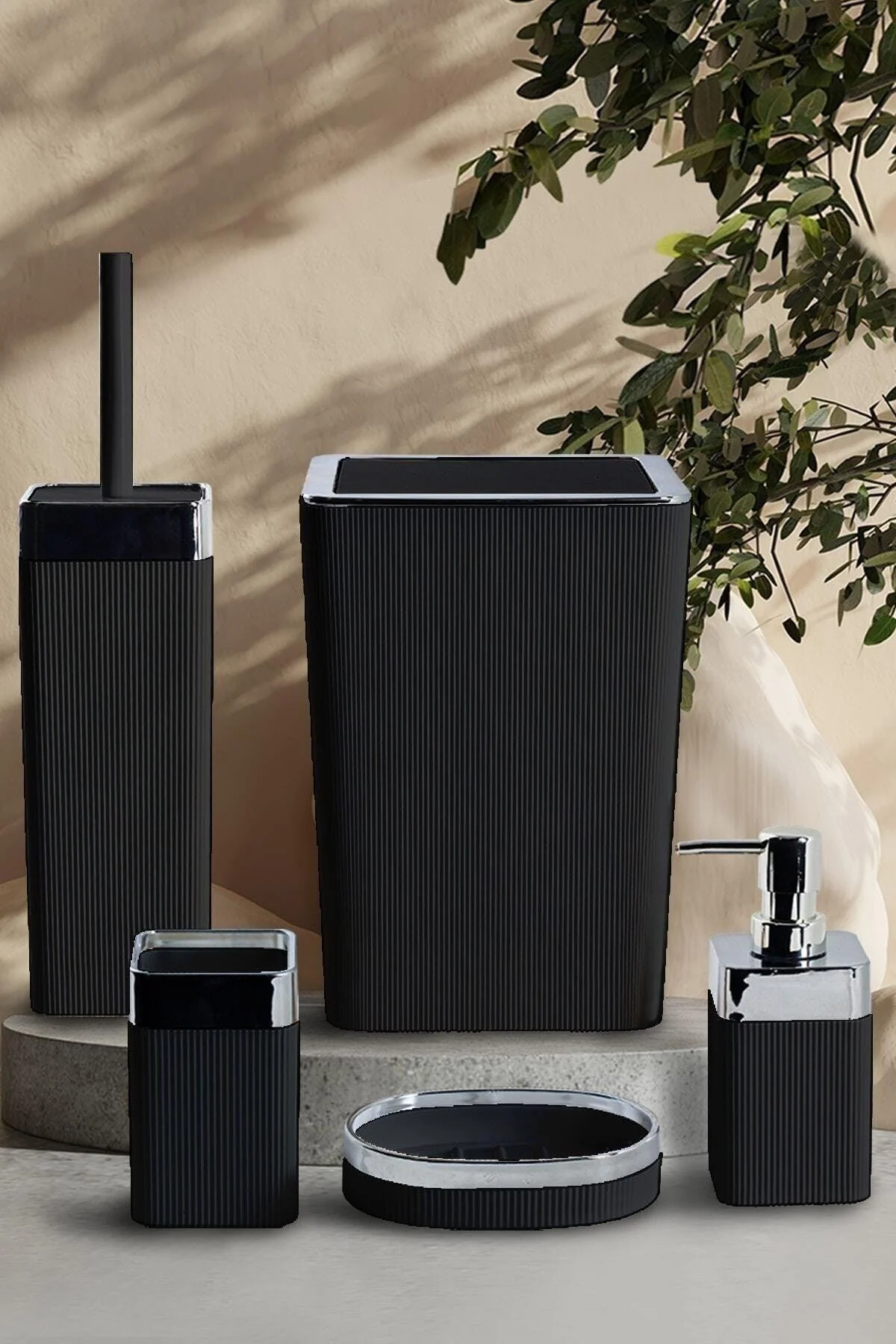 5-piece bathroom set with chrome square accessories in black