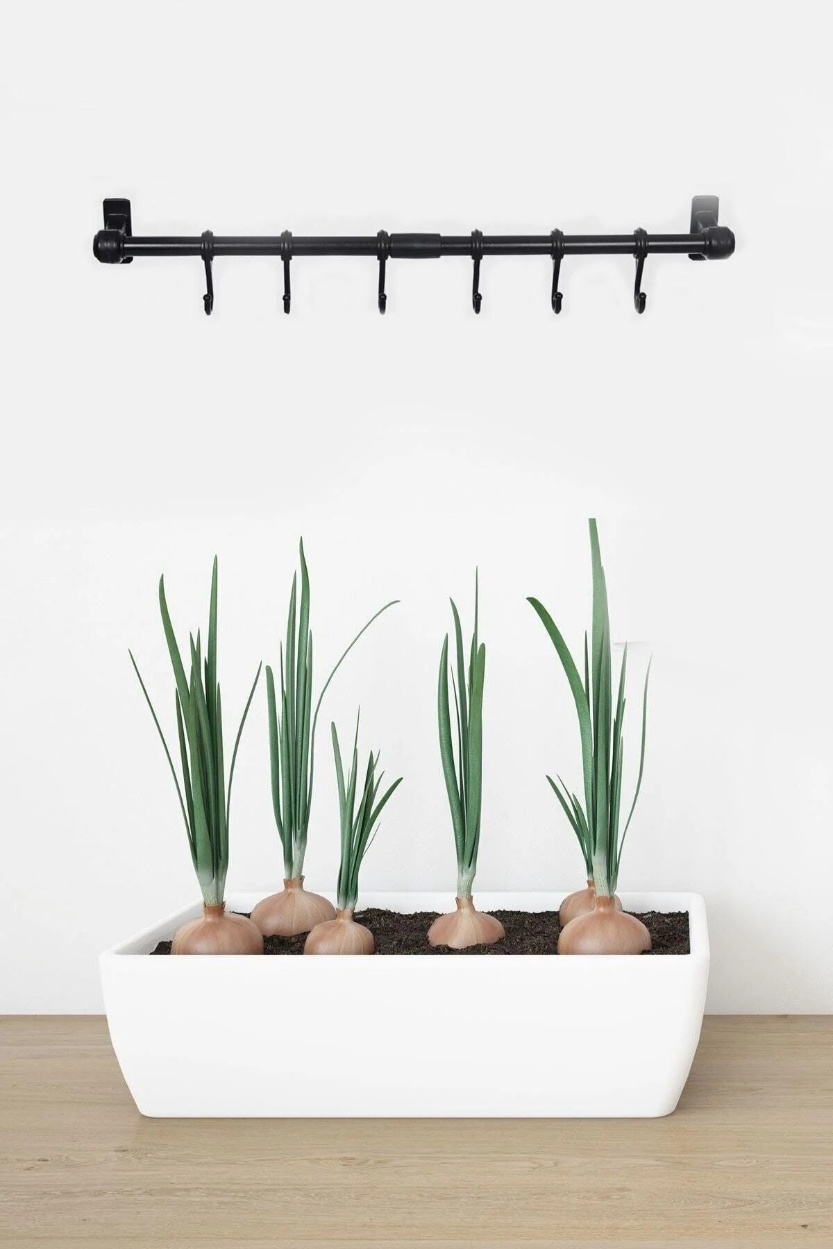 Black 6-Hook Metal Hanger for Kitchen and Bathroom Organization