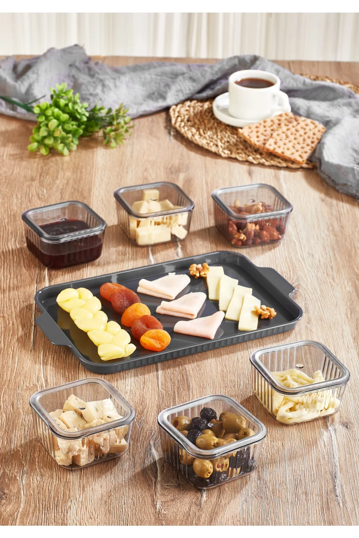 6-compartment covered breakfast set with 13-piece tray