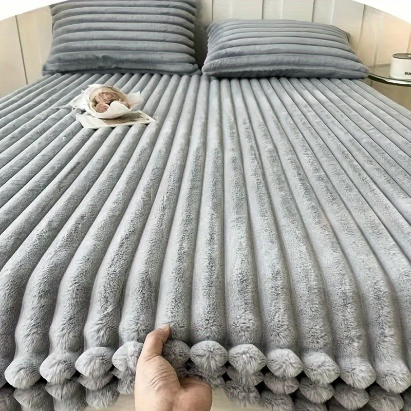 Extra thick plush bedspread with deep pockets
