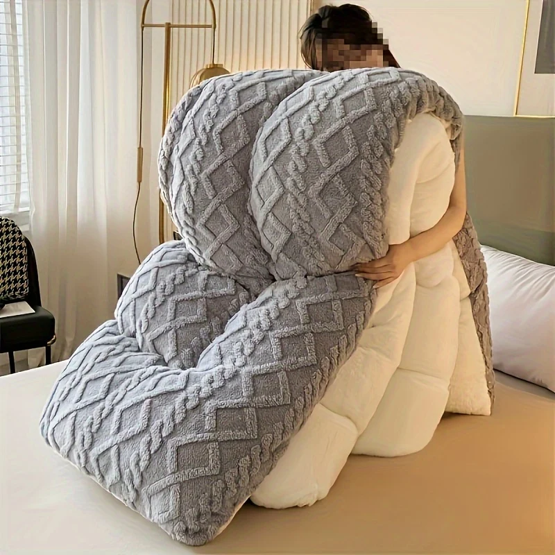 Luxurious taffeta comforter with soft thick filling machine washable