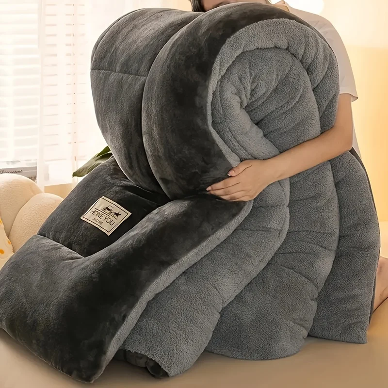 Quilted Fleece Blanket, Plush and Warm for All Seasons