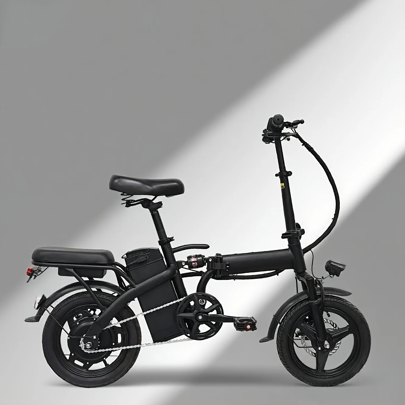 Lightweight folding electric commuter bike with removable battery