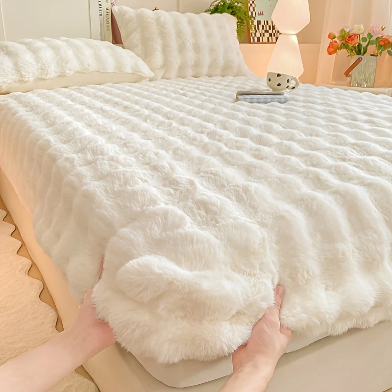 Plush rabbit fur style fitted sheet with deep pocket for winter warmth