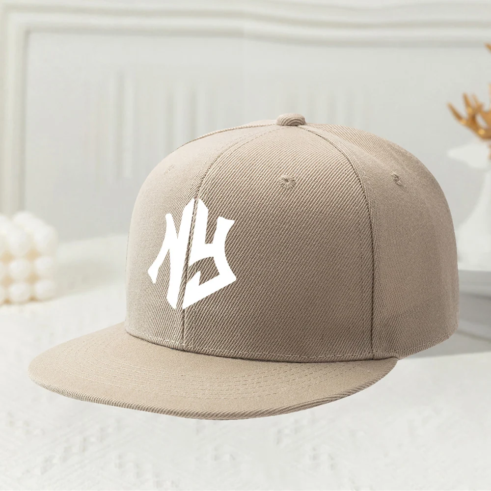 Unisex baseball cap with soft sweat-absorbing fabric and adjustable fit