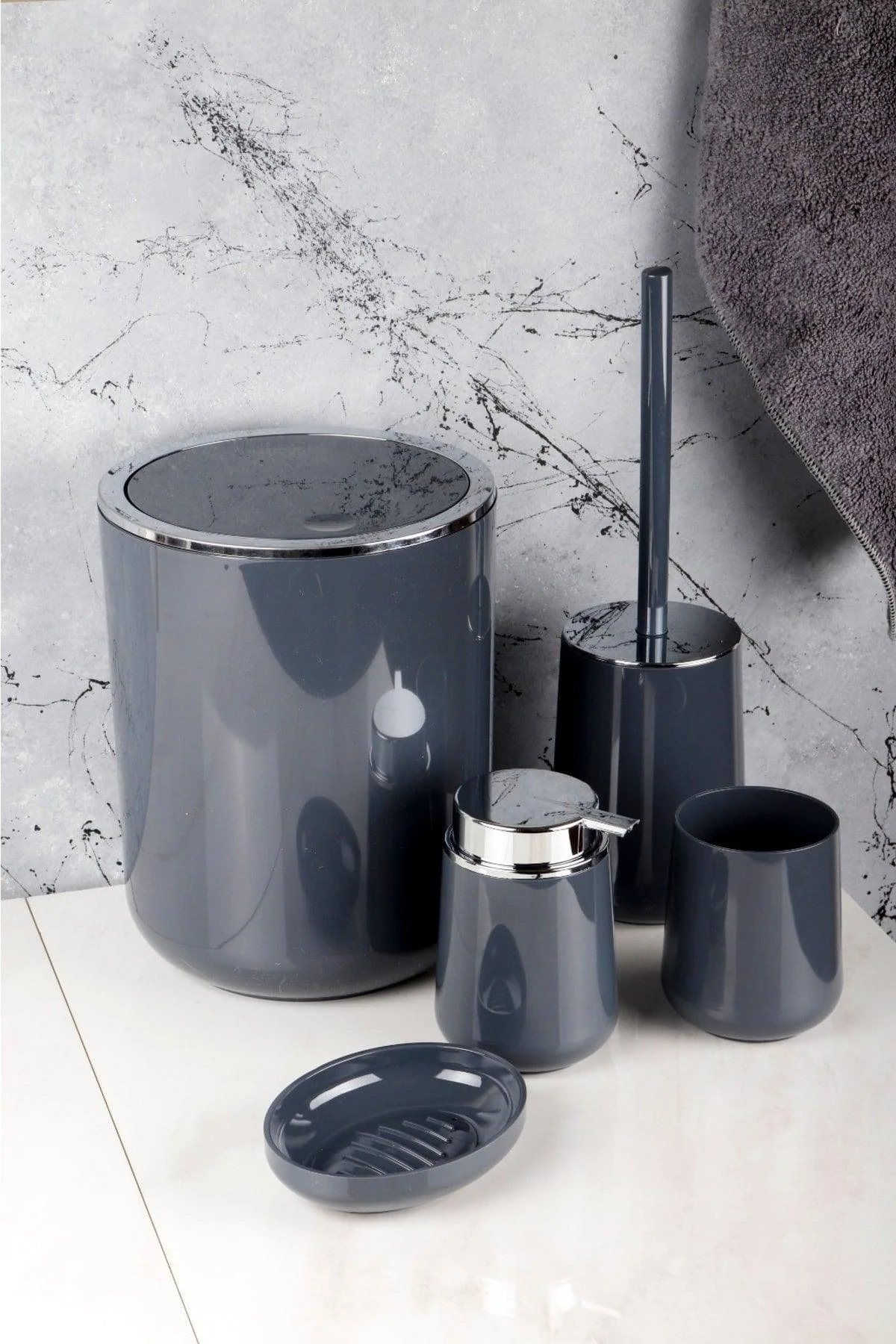 Acrylic round 5-piece bathroom set with metalized coating