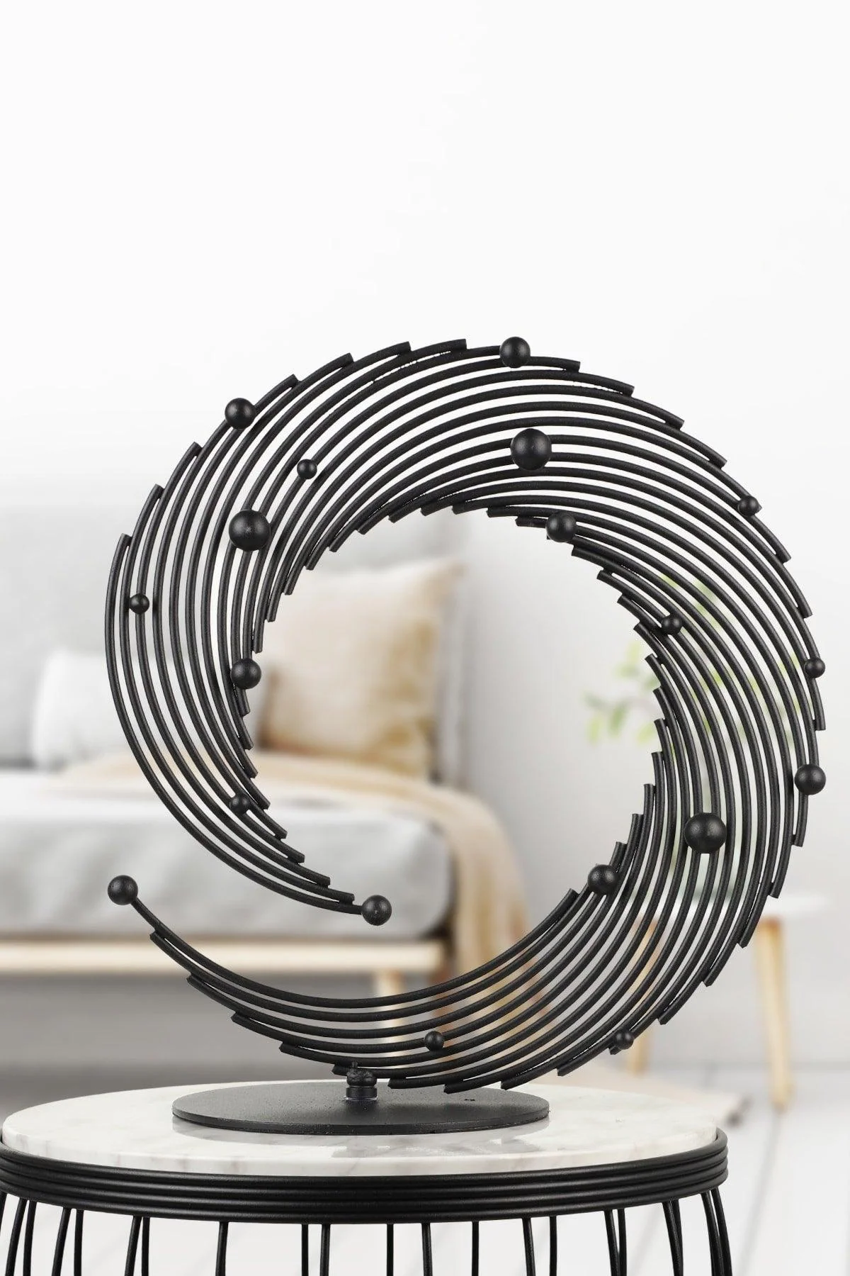 Black 35 cm Metal Tabletop Accessory with Decorative Balls