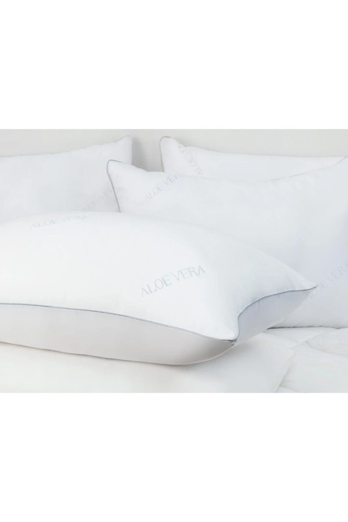 Aloe vera pillowcase with moisture-wicking microfiber fabric
