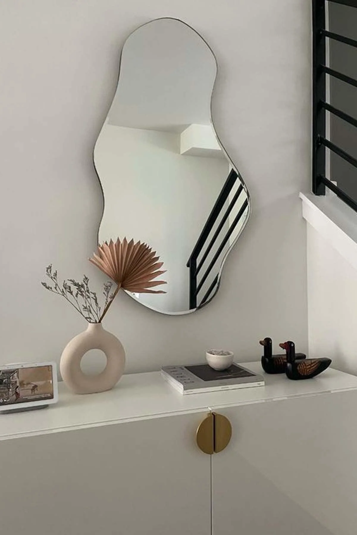 Luxury wall-mounted amorphous mirror 75 cm x 42 cm