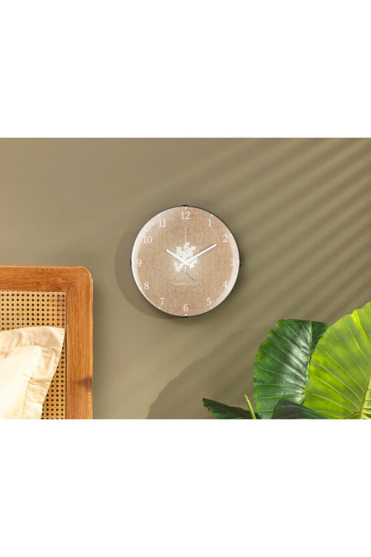 Plastic wall clock 35 x 35 cm with silent quartz movement