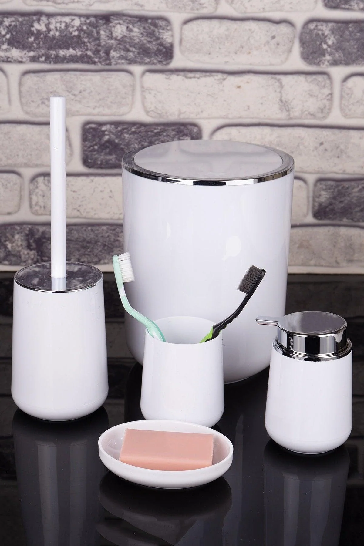 5-piece white and gold bathroom accessory set with chrome-free finish