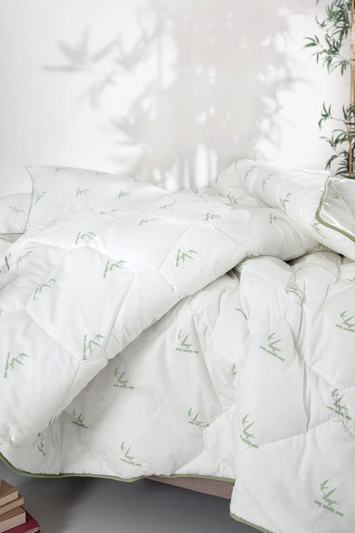 Bamboo Single Duvet with Breathable Fabric in Cream and Green