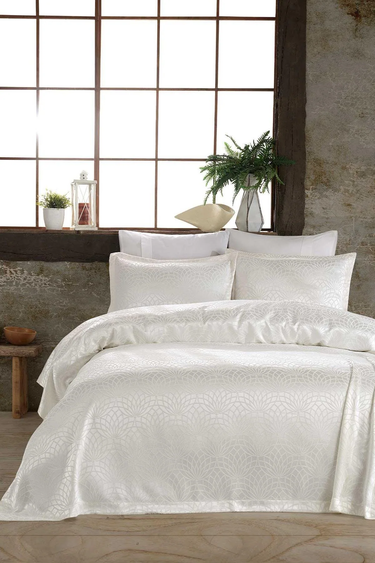 Garden jacquard chenille bedspread with throw pillows, 240x250 cm