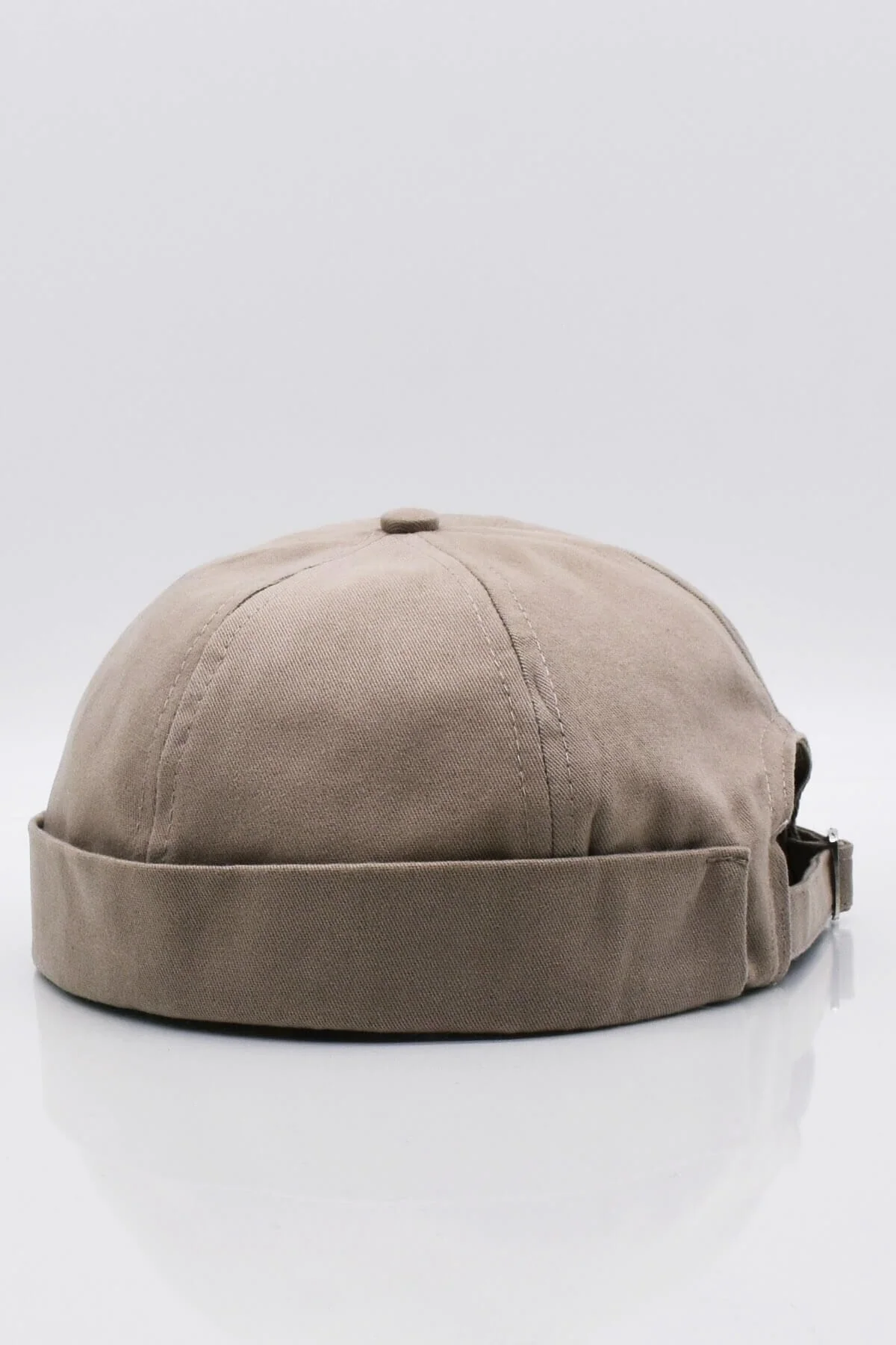 Beige cotton cap with adjustable closure