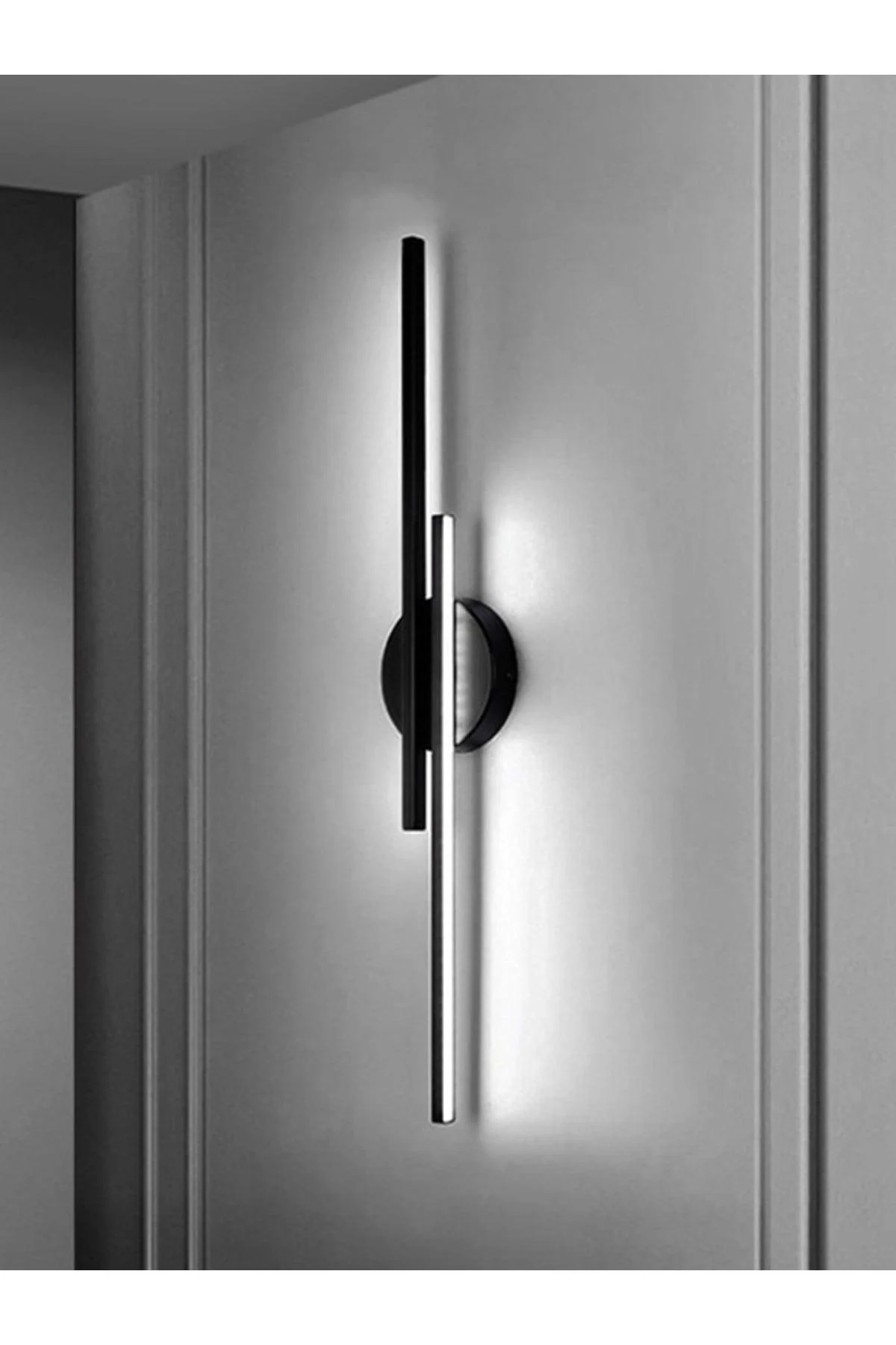 White LED sconce with 1400 lumen output