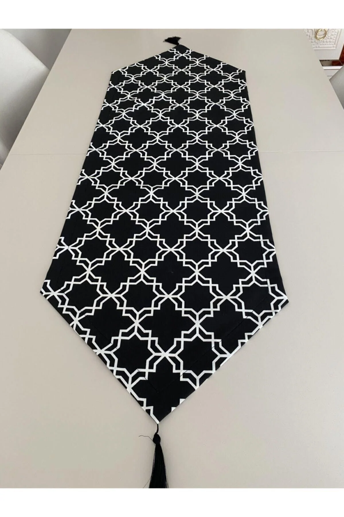 Waterproof geometric patterned fabric table runner 30 x 140 cm