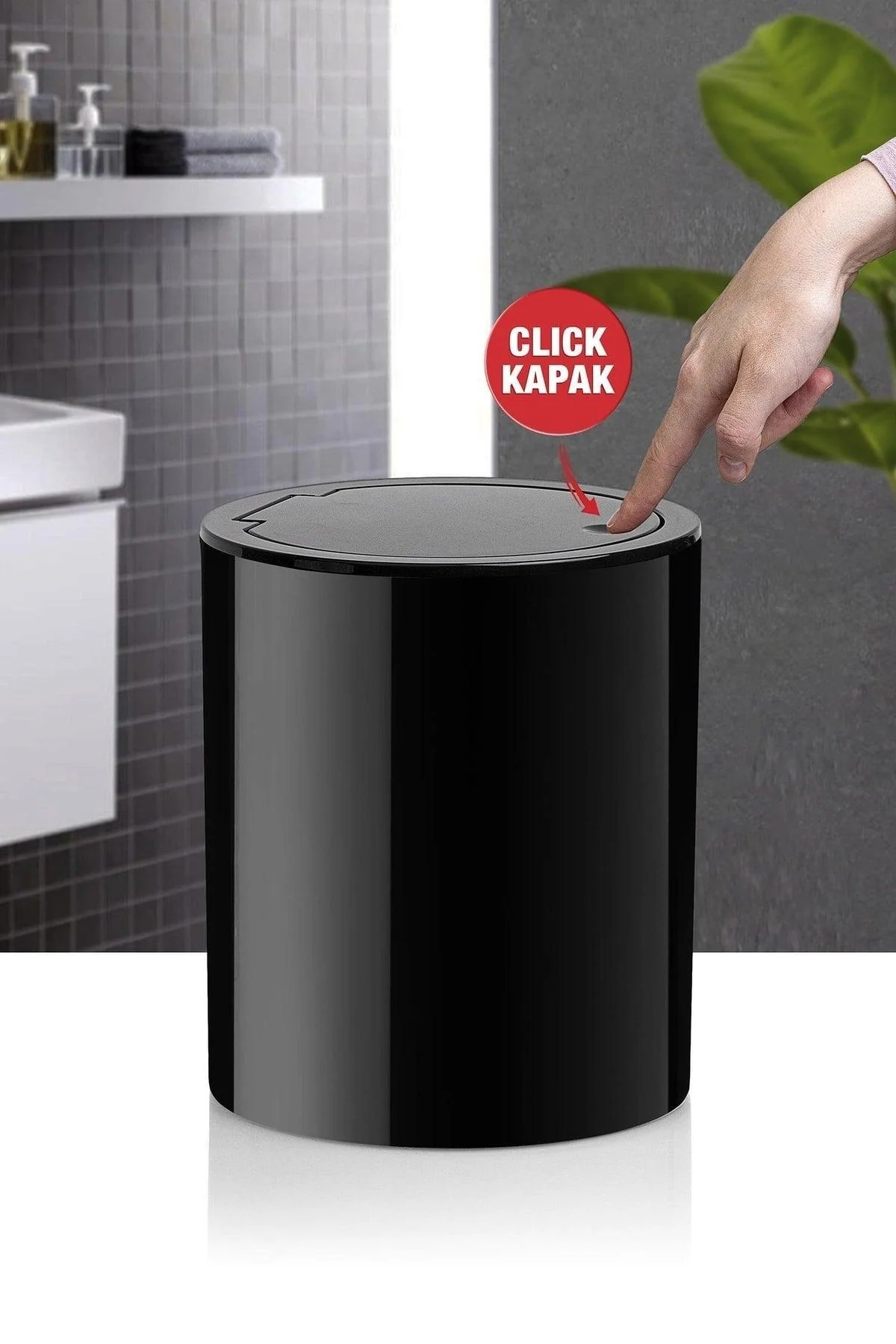 Round click lid trash bin in matte black