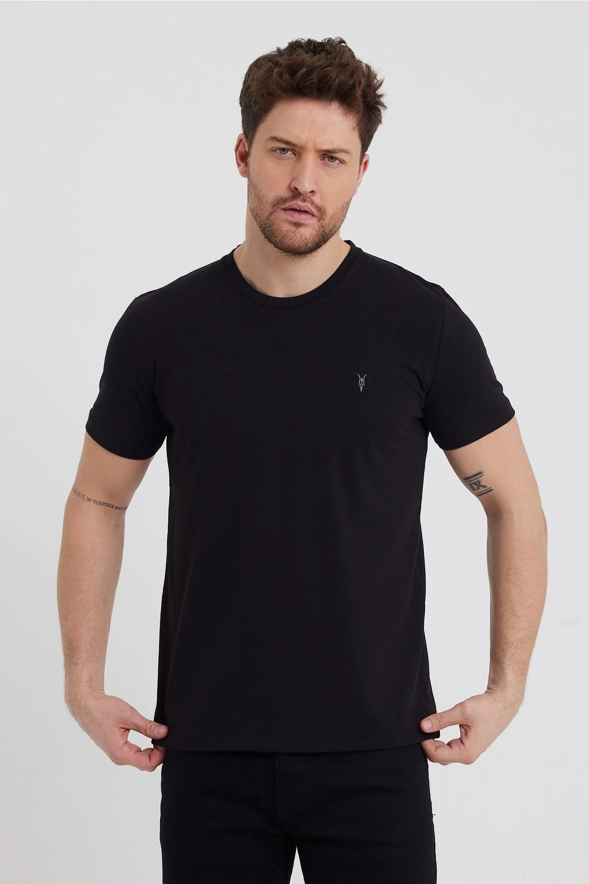 5-pack black short-sleeve T-shirts in 100% cotton