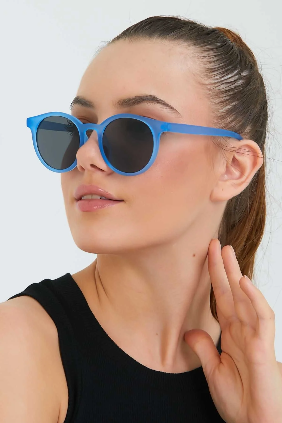 Unisex sunglasses with 2-year warranty blue lenses