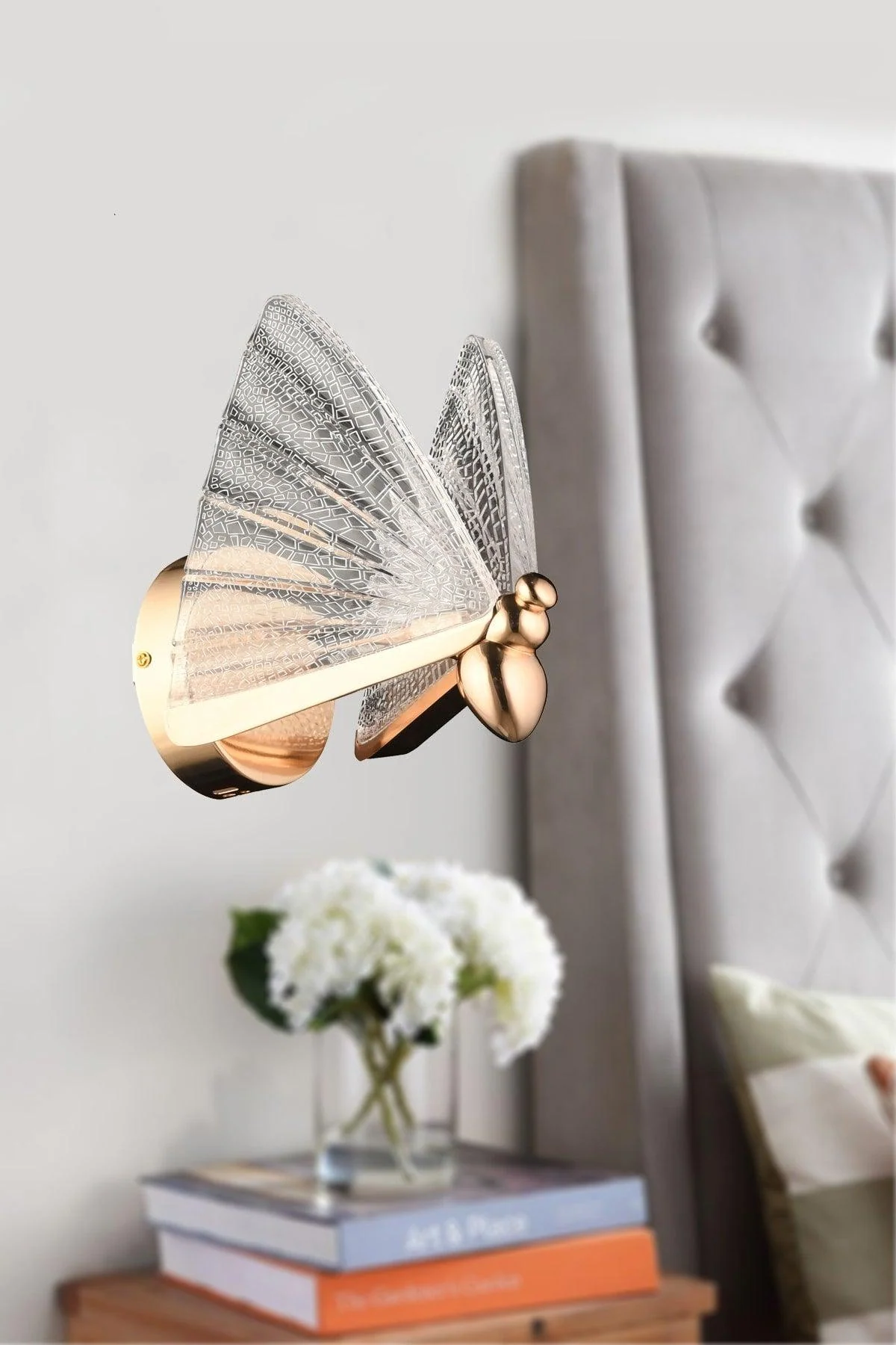 Modern gold LED wall sconce 17 x 20 x 20 cm