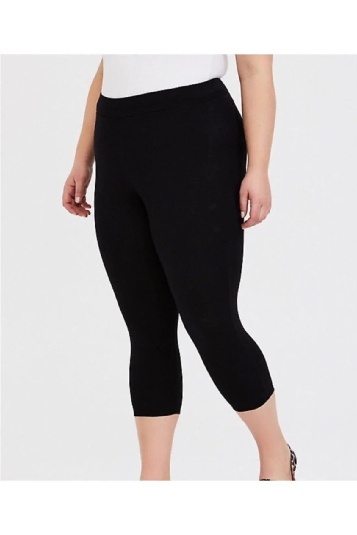 Plus size cotton blend capri tights