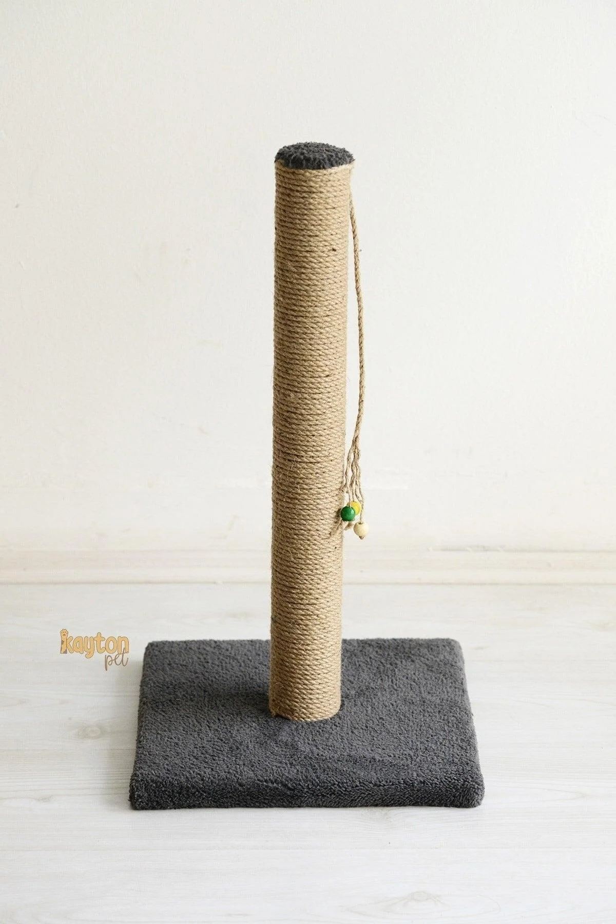 Large anthracite cat scratching board
