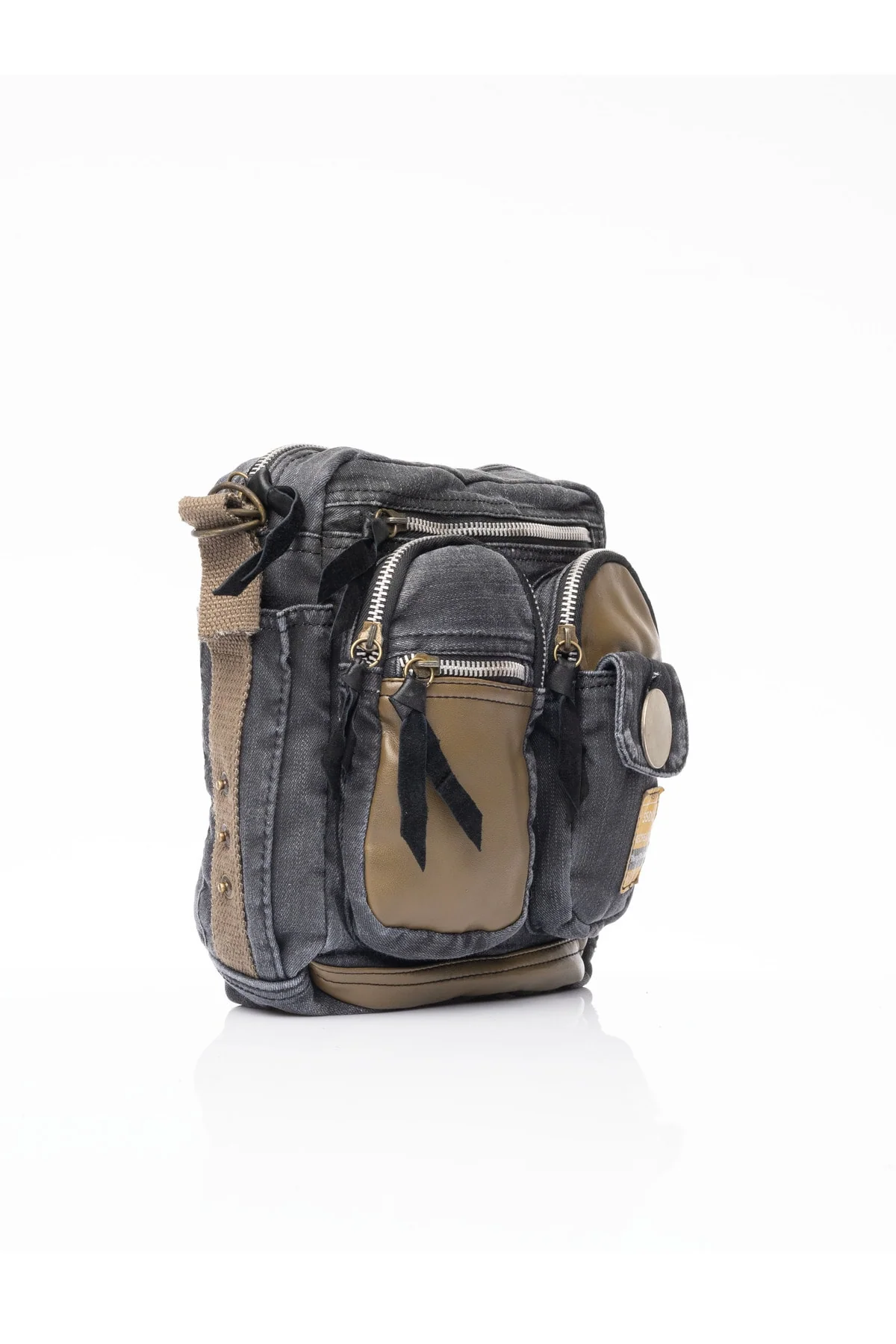 Medium canvas shoulder bag with faux leather straps and pockets